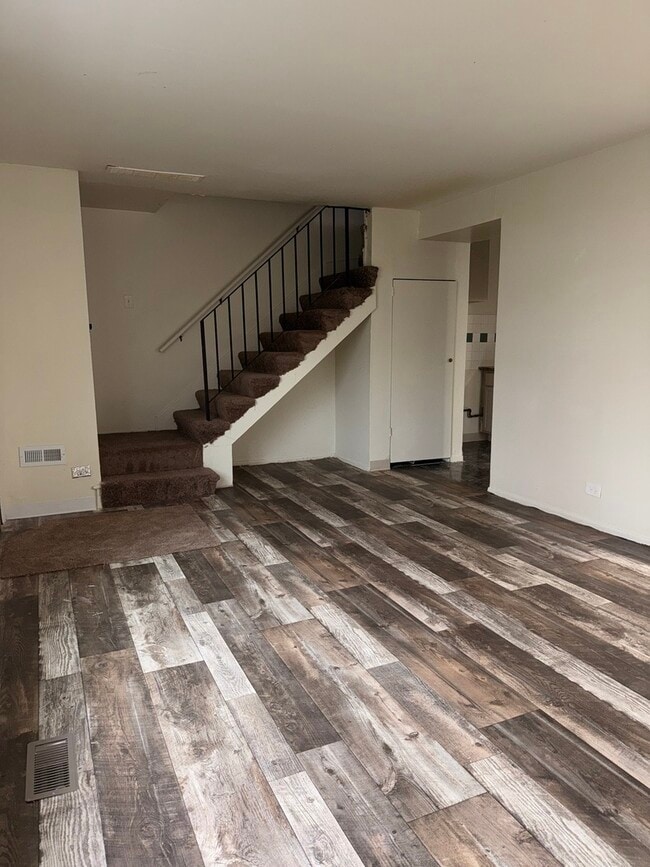 Photo - 5563 Allemong Dr