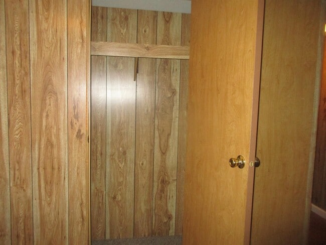 Photo - 413 Debby St