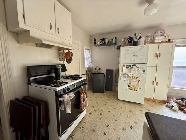 Photo - 701 Scott St Apartment Unit #B