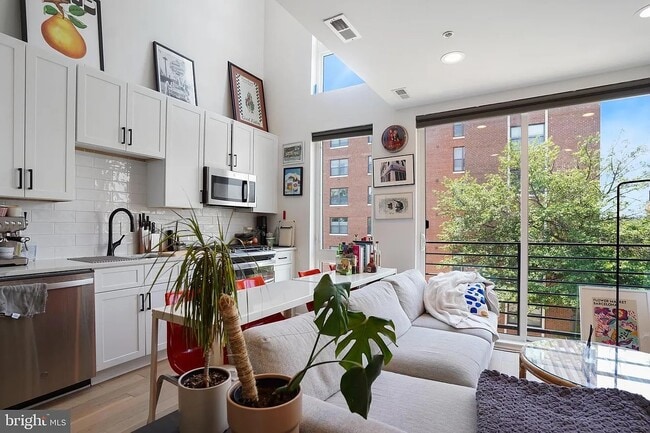 Photo - 3916 14th St NW Unidad 5