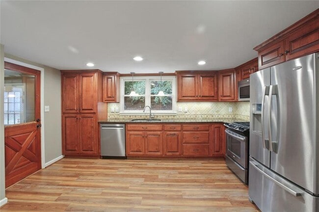 Photo - 461 Village Green Ct SW