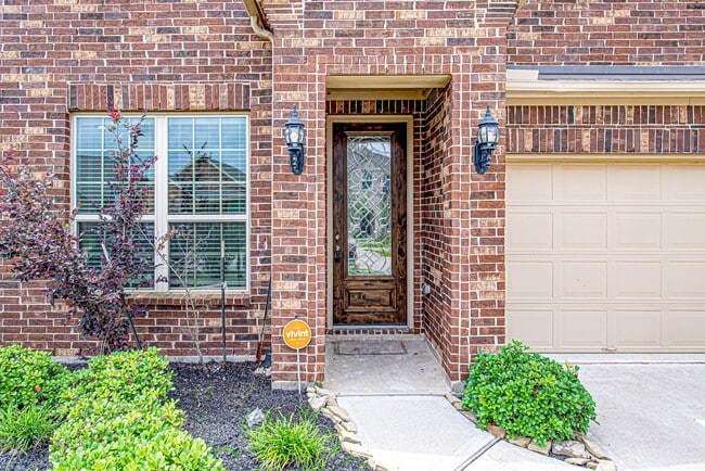 Photo - 209 Cambria Green Ln