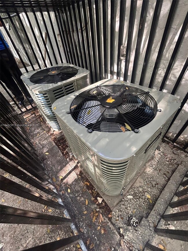 Photo - 181 NW 44th St Unidad 181