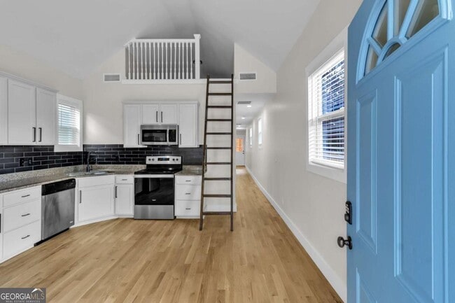 575 Martin St SE