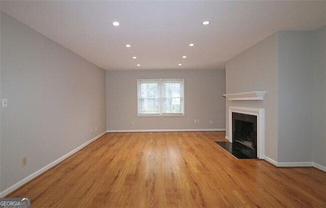 Photo - 40 Glenald Way NW