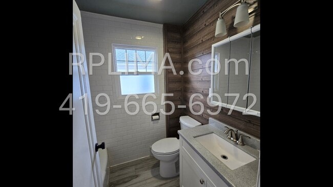 Photo - 1535 W High St