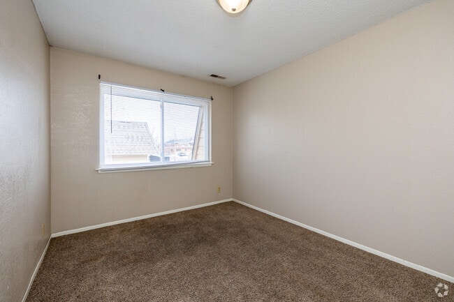 1BR, 1BA - 504SF - Bedroom