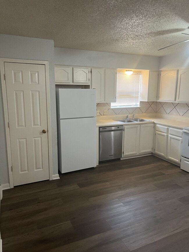 Photo - 4105 Koala Dr