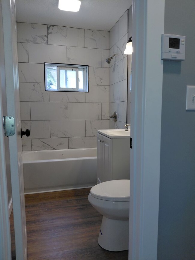 Photo - 411 SE Pinecrest Dr