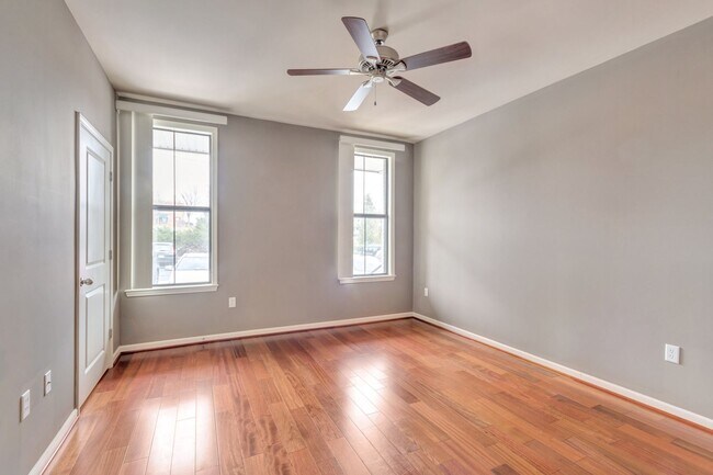 Photo - 745 Walker Square