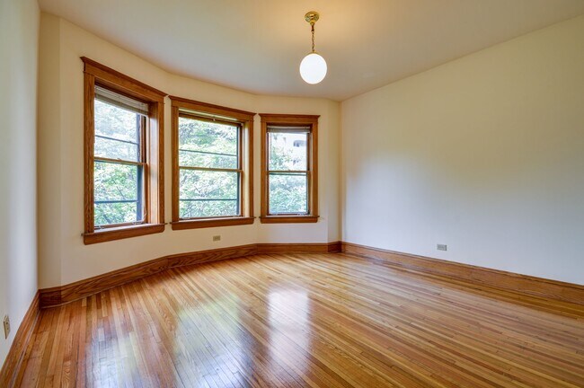 Building Photo - 849 W Grace St Unit 3 Rental