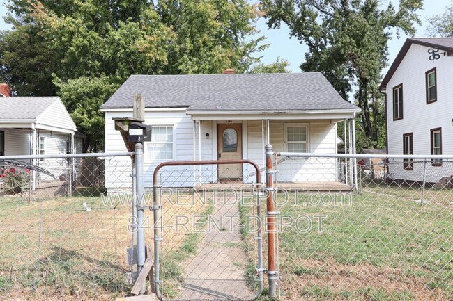 Photo - 1140 E Powell Ave House