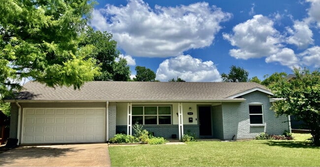 Building Photo - WONDERFULLY UPDATED 3 BEDROOM, 2 BATH, 2-CAR GARAGE RENTAL HOME IN CENTRAL GRAND PRAIRIE WITH SPA...