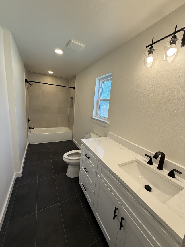 Photo - 2324 Lindblad Ct