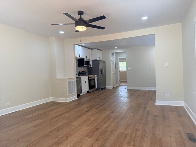 Photo - 114 E Club Blvd Unit B