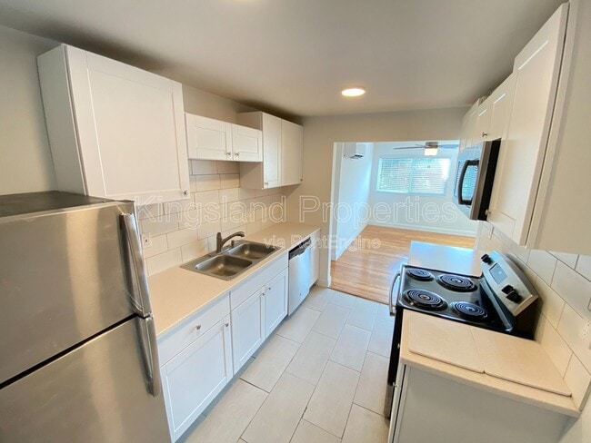 Building Photo - 3024 Potomac St Unit 3