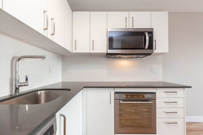 Photo - 800 Richmond St W Unit 619