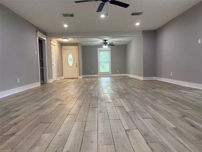 Photo - 228 Oak Manor Dr