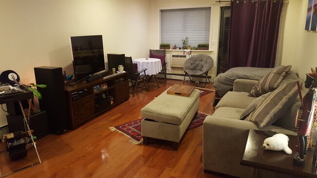 Photo - 27-16 41st Ave Unidad 3B