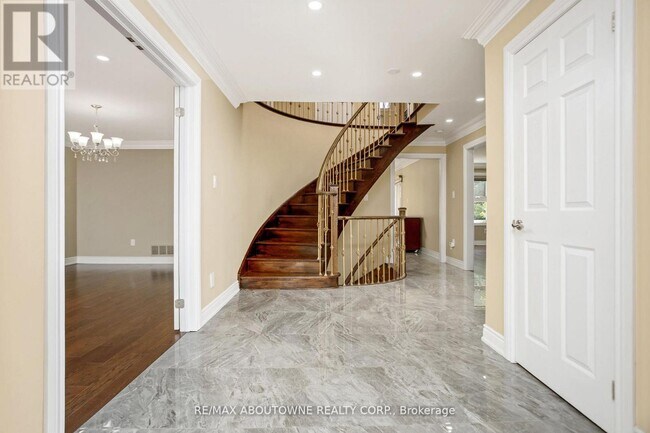 Photo - 2235 Grenville Dr