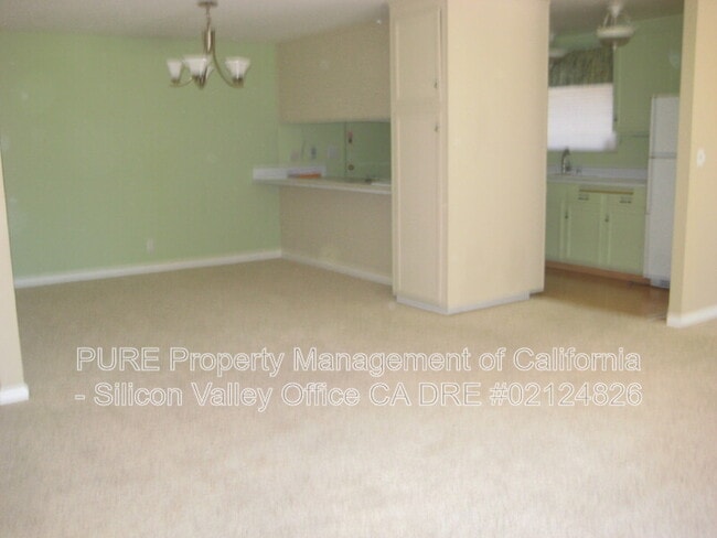 Photo - 734 Bantry Ct