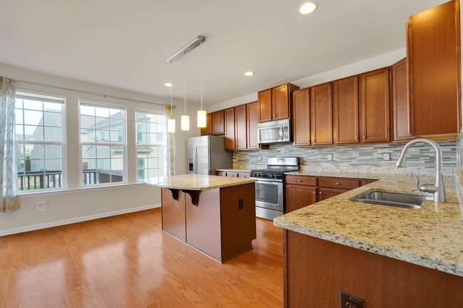 Photo - 6 Lamplighter Ln