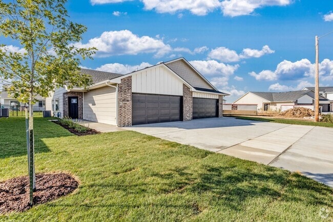 Building Photo - Fox Creek- Holly Plan Rental