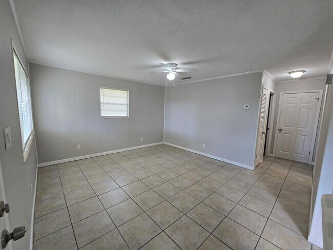 Photo - 5802 E Highway 22