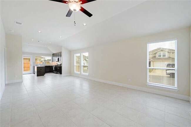 Photo - 108 White Dunes Dr