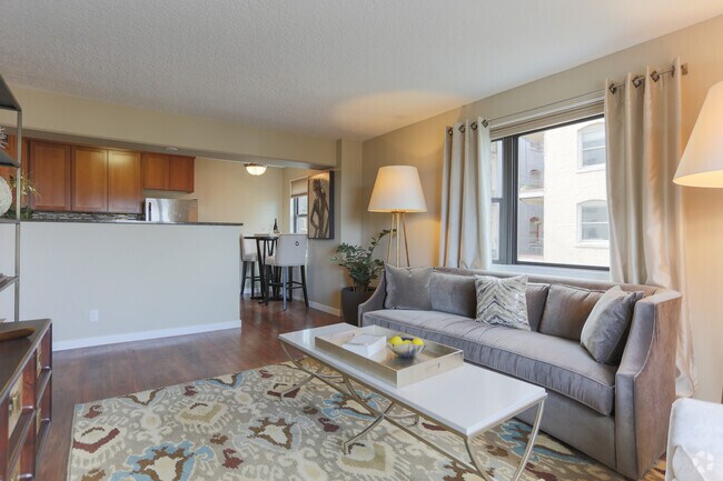 735 St. Clair