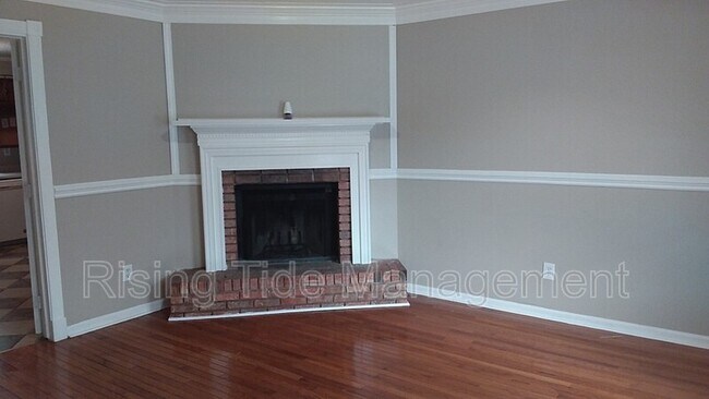 Photo - 422 Buckingham Cir