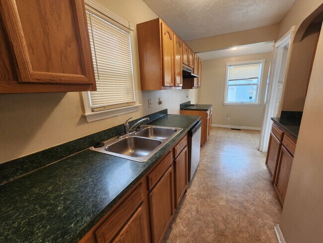 Photo - 3 Bed 1 Bath Bungalow