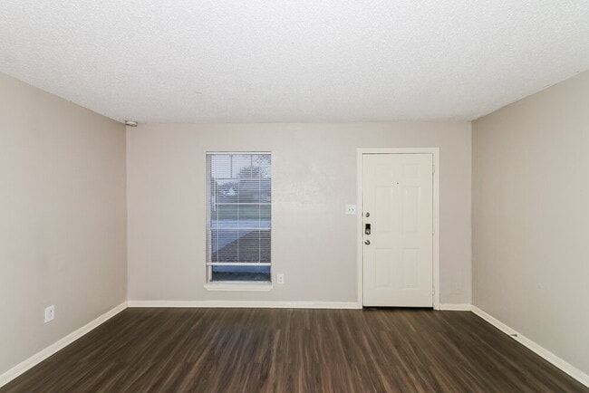 Photo - 7218 Wren Cir