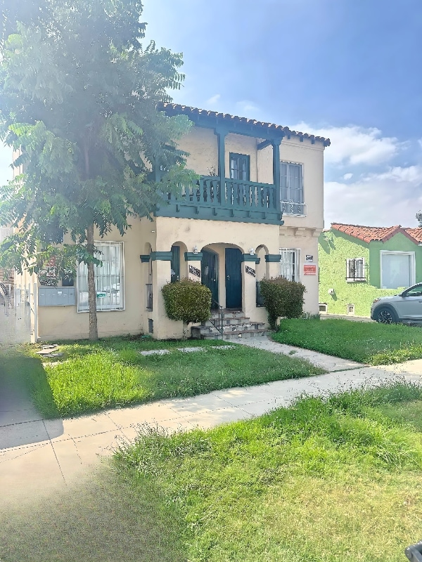 Photo - 1022 W 64th St