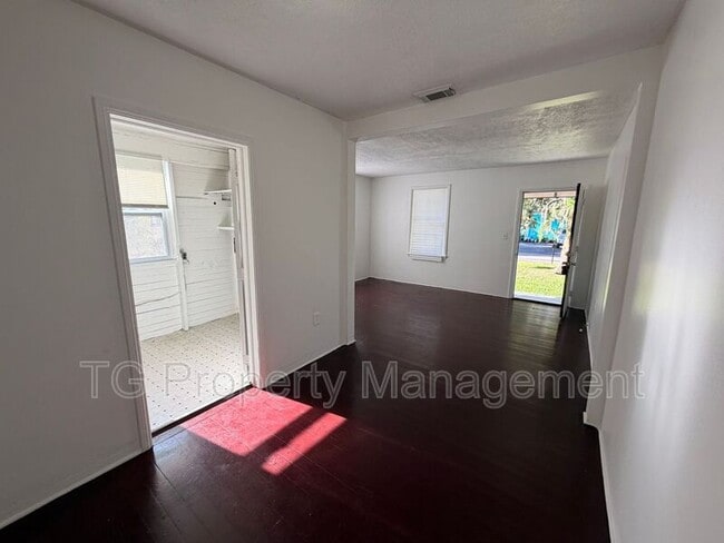 Photo - 6031 Transylvania Ave