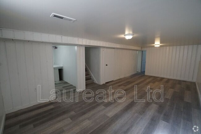 Building Photo - 2397 Jamaica St Unit #B Rental