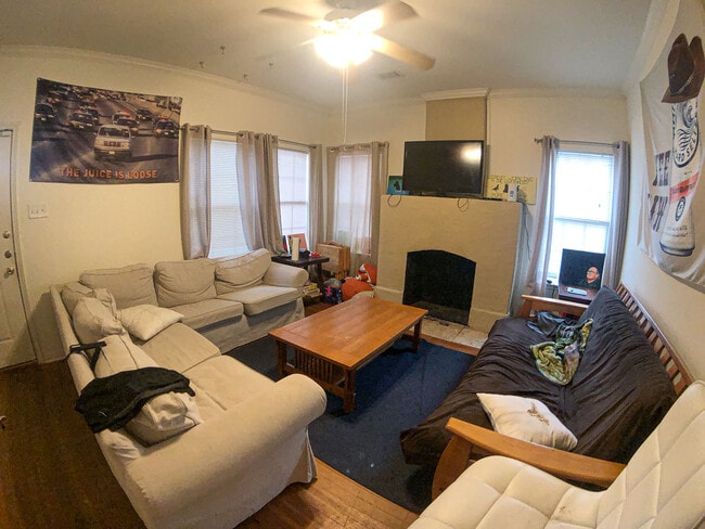 Photo - 1100 W 22nd St