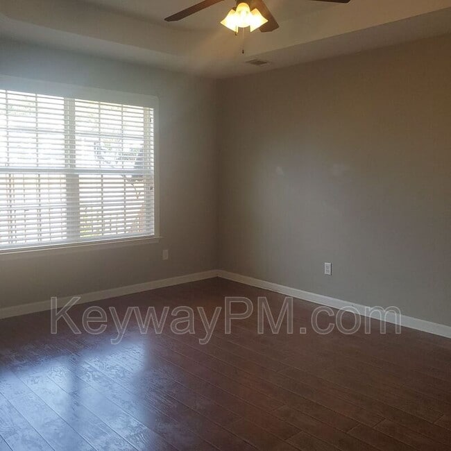 Photo - 823 Whispering Willow Ct