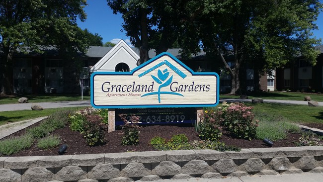Welcome to Graceland Gardens - Graceland Gardens Apartment Homes