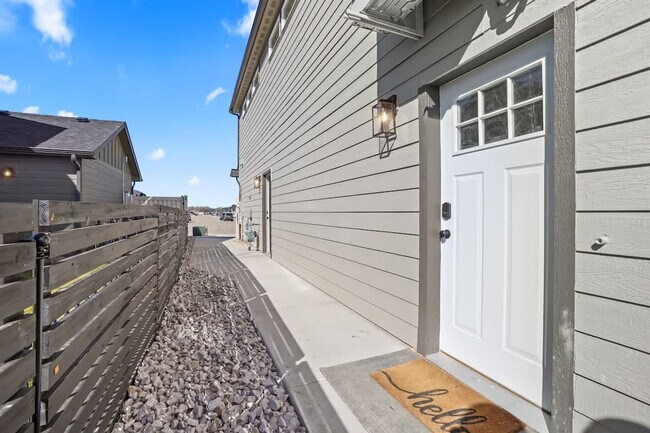 Photo - 304 Cliff Swallow Ave Unidad ID1460914P