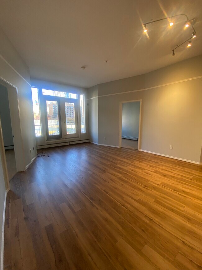 Photo - Spacious 1 Bedroom + Den in the Beltline – Available Immediately Unit 203