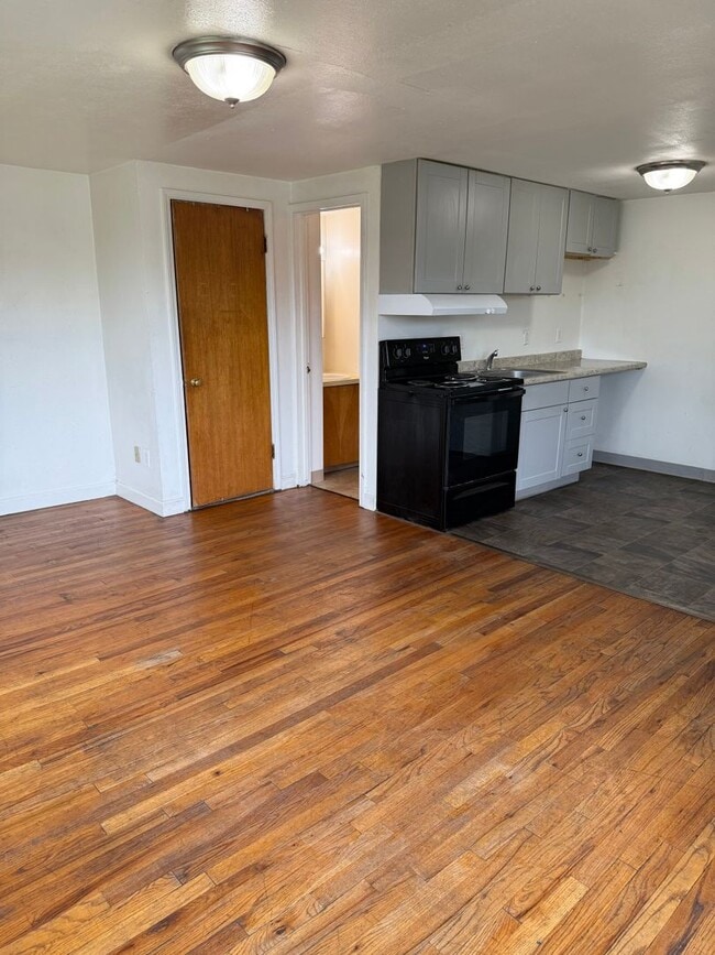 Building Photo - Taku Dr Unit 1 Rental
