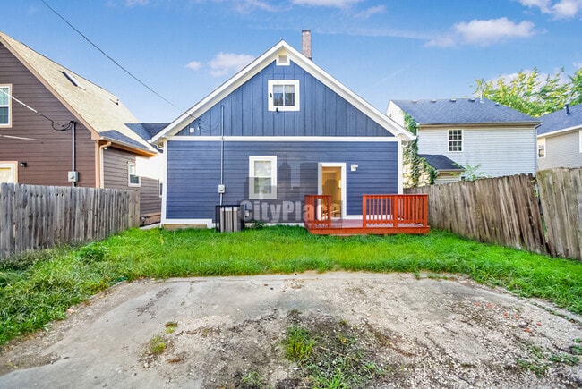 Photo - 2224 N Kenwood Ave