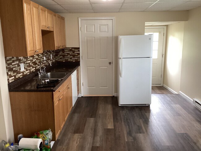 Photo - 616 McAlpine St