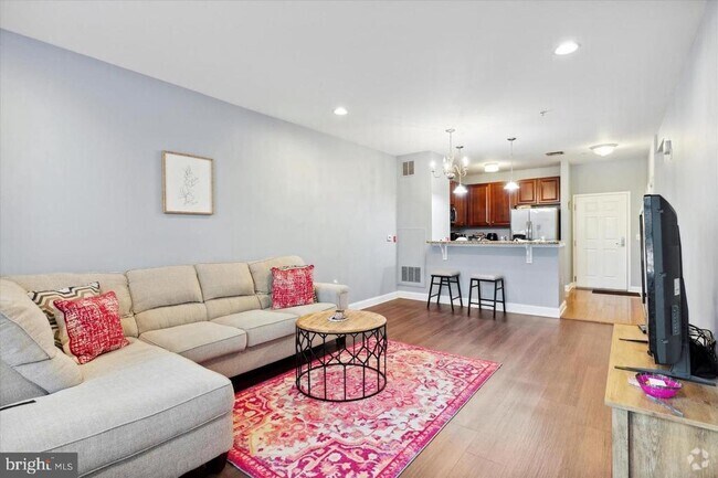 Building Photo - 200 W Elm St Unit 1125 Rental
