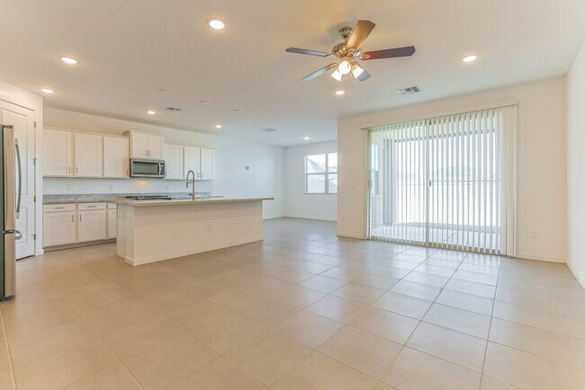 Photo - 35792 N Bloom St