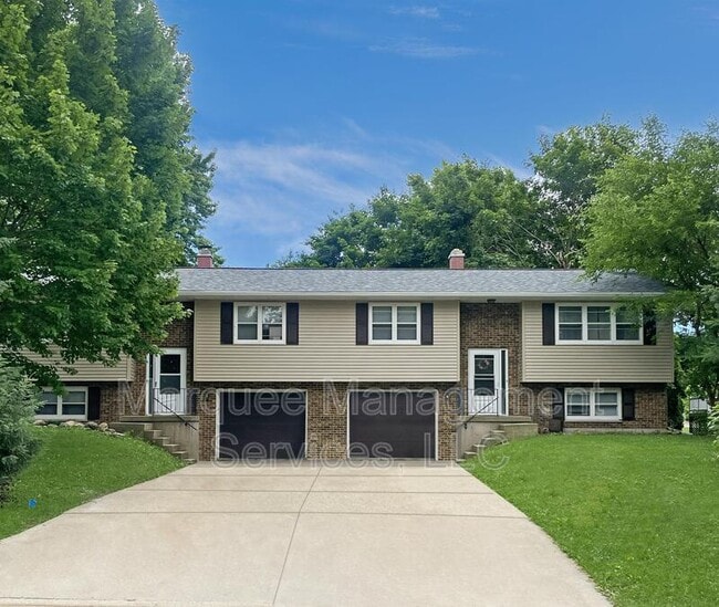 Photo - 140A Woodview Dr