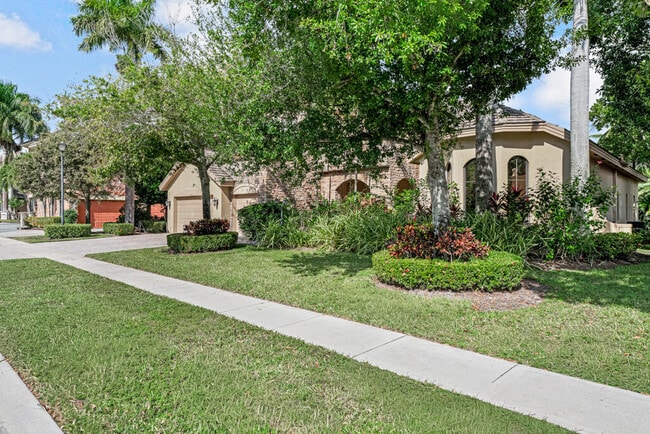 Photo - 10513 Versailles Blvd