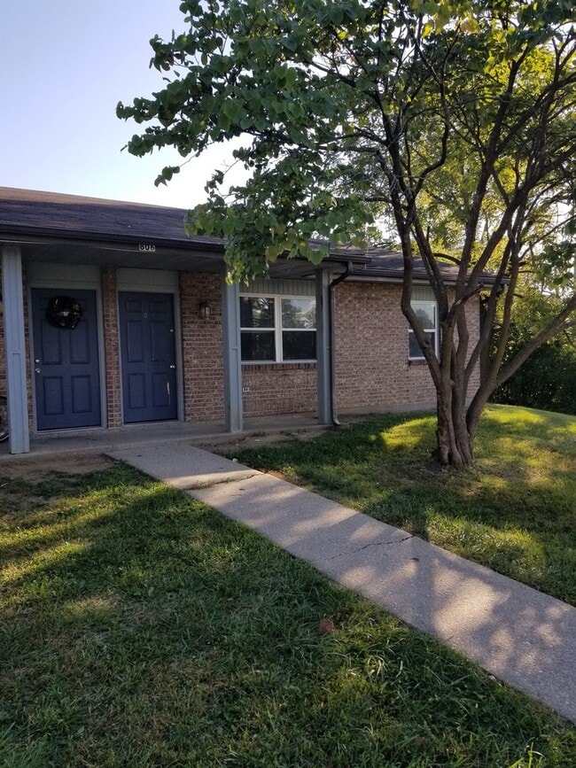 Building Photo - 806 Demaret Dr Unit D