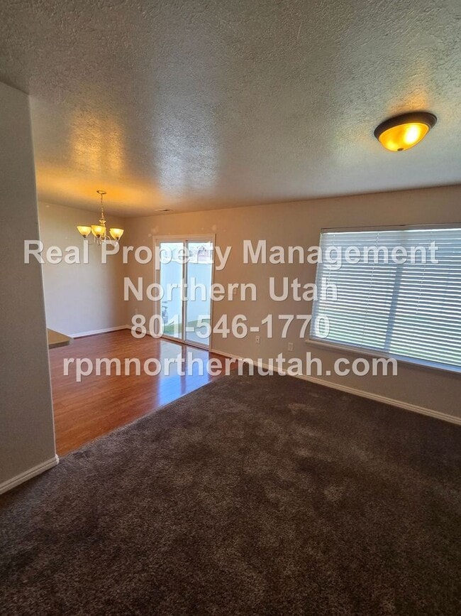Photo - Lovely 2 Bedroom Townhome in Harrisville Available!!